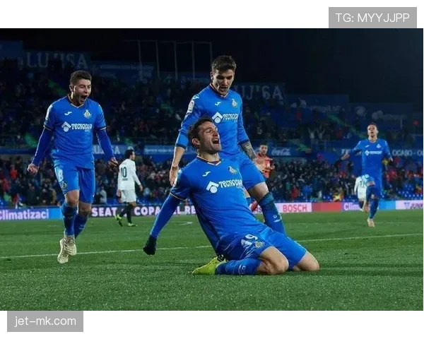 西甲激战！埃尔切主场燃情对决引爆球迷热情