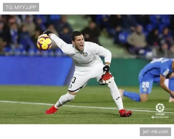 诺伊尔本赛季状态回暖，门将价值与竞技表现走势清晰