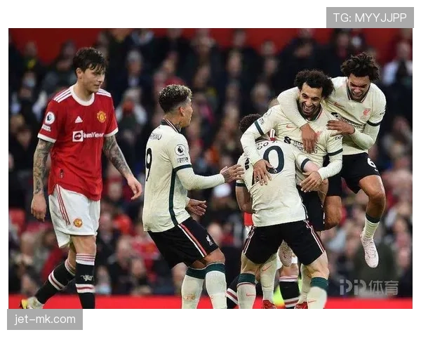 曼联重建方向混乱，当前阶段表现波动对赛季走势造成影响